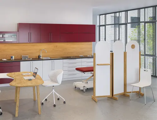 ATMOSFERE ROUND 216, dřevěný 3-dílný paraván, mobilní, výška 1600 mm, rám dub bardolino, výplň bílá, polička, věšák